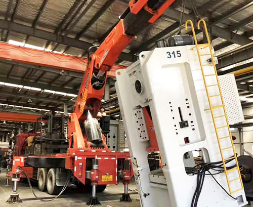 三伏潭镇附近随车吊出租，轻松解决运输难题